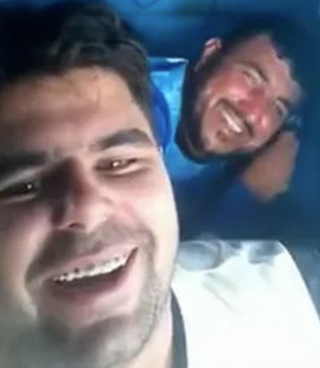 Рыбак упал за борт в океан и два дня просидел на сигнальном буе, прежде чем его спасли