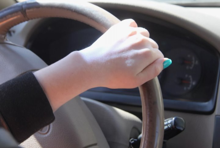 Тренировалась перед сдачей в ГАИ через аккаунт подруги. Как белорусы «химичат» с каршерингом