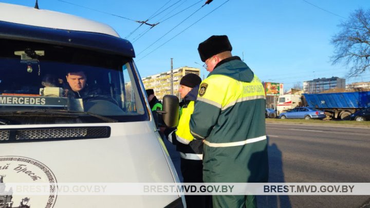 ГАИ проинспектировала в Бресте перевозку пассажиров