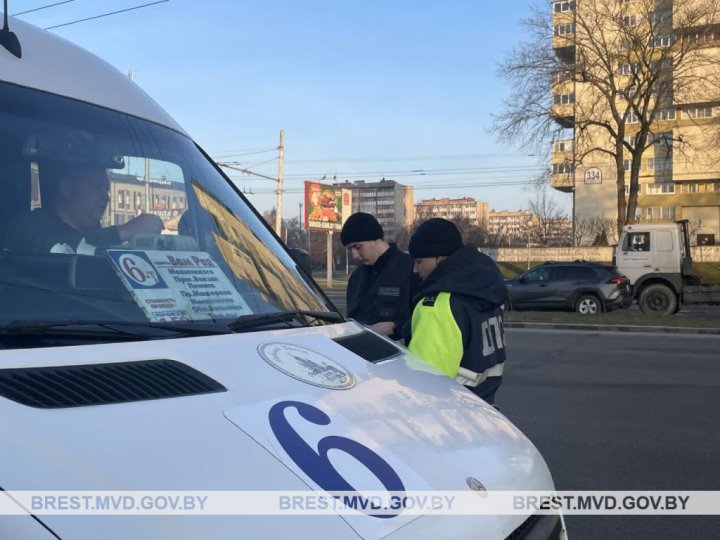 ГАИ проинспектировала в Бресте перевозку пассажиров