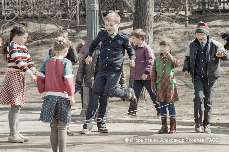 Детство без гаджетов: рассказываем о забытых играх советских дворов
