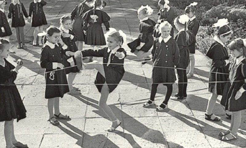 Детство без гаджетов: рассказываем о забытых играх советских дворов