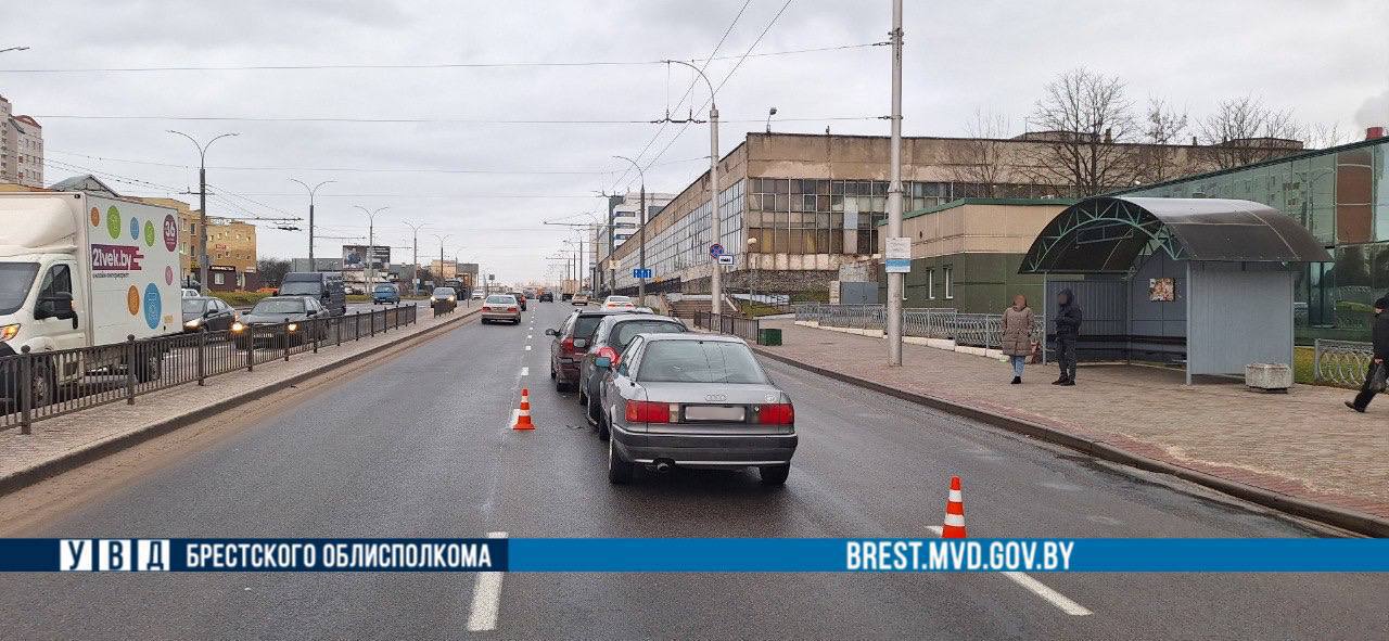Столкнулись три авто. Подробности ДТП на Пионерской в Бресте