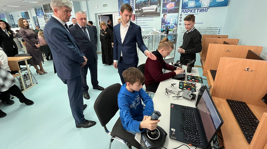 Детский технопарк создали в самой большой школе Барановичей