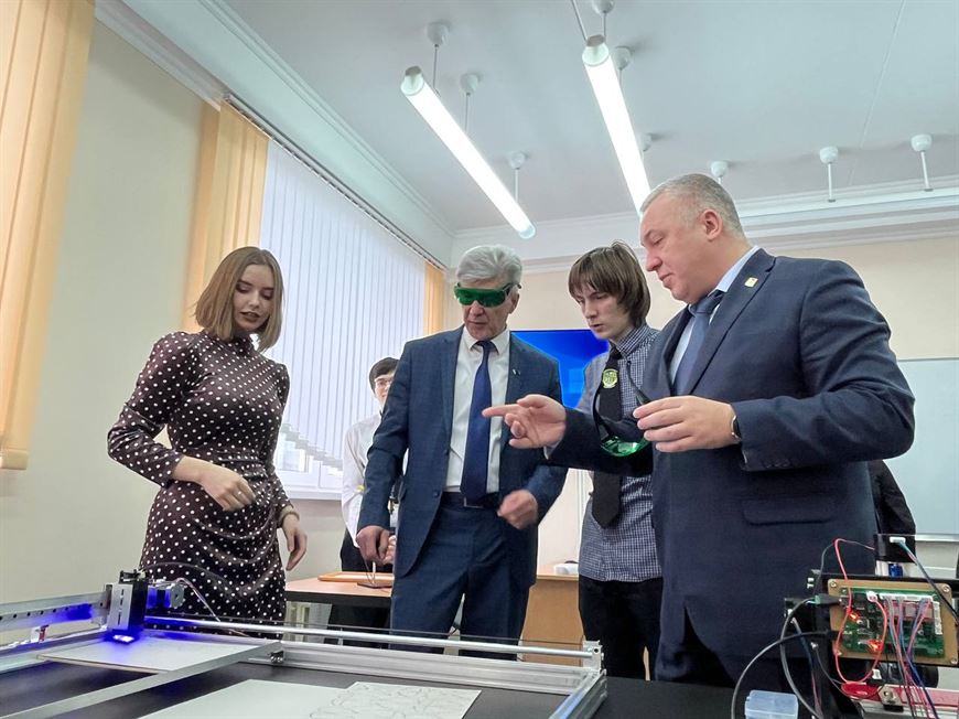 Детский технопарк создали в самой большой школе Барановичей