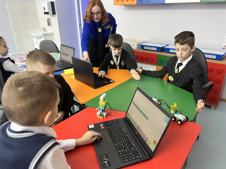 Детский технопарк создали в самой большой школе Барановичей