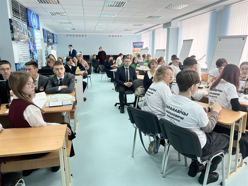 Детский технопарк создали в самой большой школе Барановичей