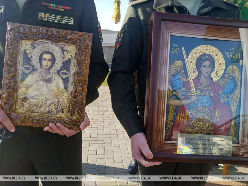 Икону от монахов Афона вручили брестским пограничникам