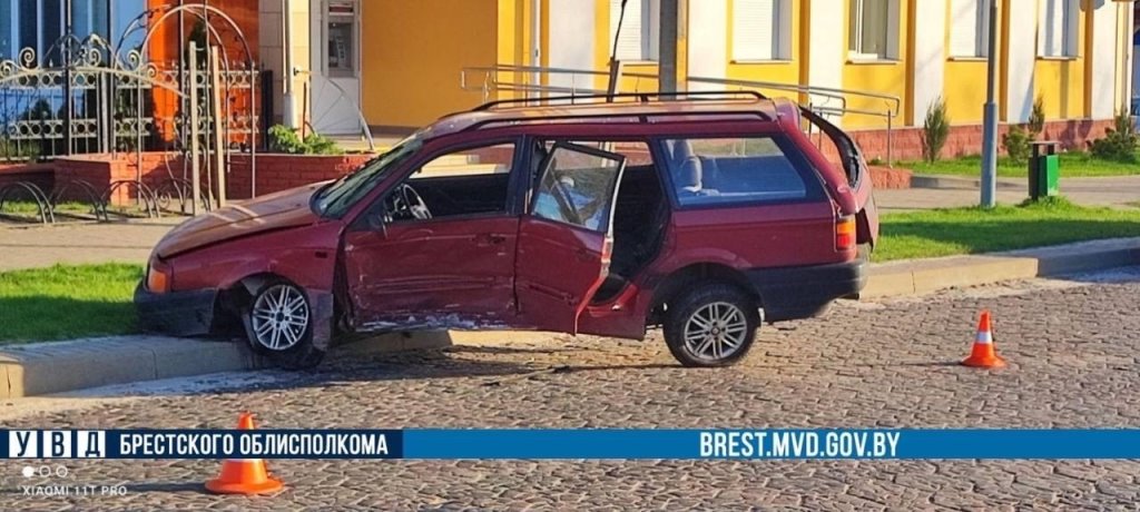 В Столине сильно столкнулись Opel и Volkswagen