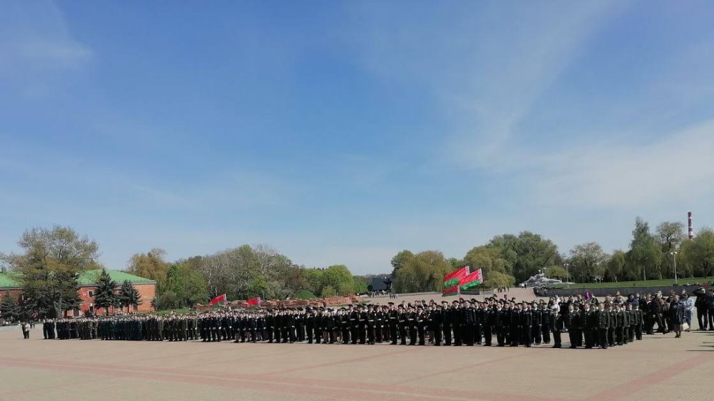 В Бресте прошел IV городской смотр-конкурс по строевой подготовке