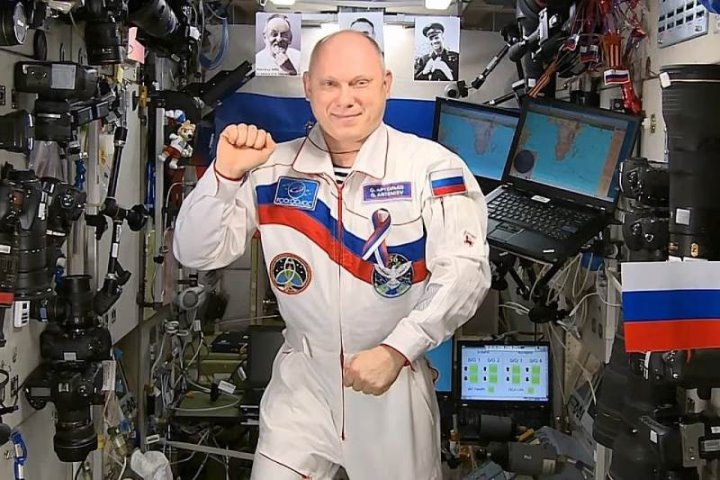 Летчик-космонавт РФ прибыл в Брест с миссией в честь Дня Победы