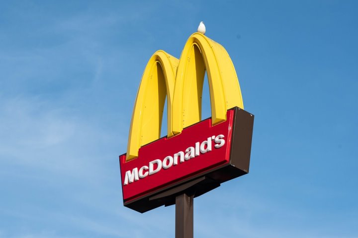 Американская семья требует от McDonald’s src=