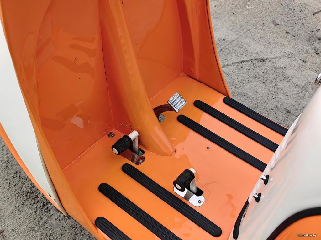 Белорус восстанавливает советские мотороллеры на продажу. Кажется, недорого