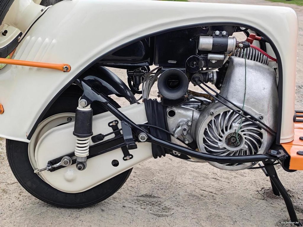 Белорус восстанавливает советские мотороллеры на продажу. Кажется, недорого