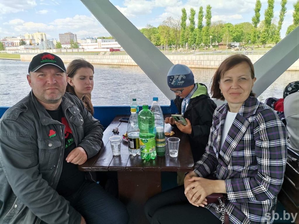 Тренинги, концерт, награждение победителей - в Брестском районе отпраздновали Международный день семьи