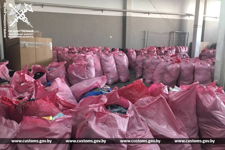 Белорусская таможня задержала на границе 40 тонн одежды из Германии и Польши
