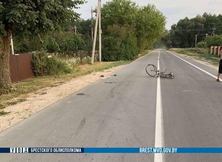 В Брестской области мотоциклист сбил велосипедиста и скрылся с места ДТП