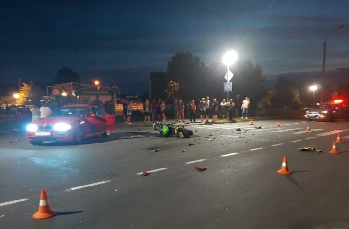 В Белоозерске в ДТП пострадали мотоциклист и его пассажир