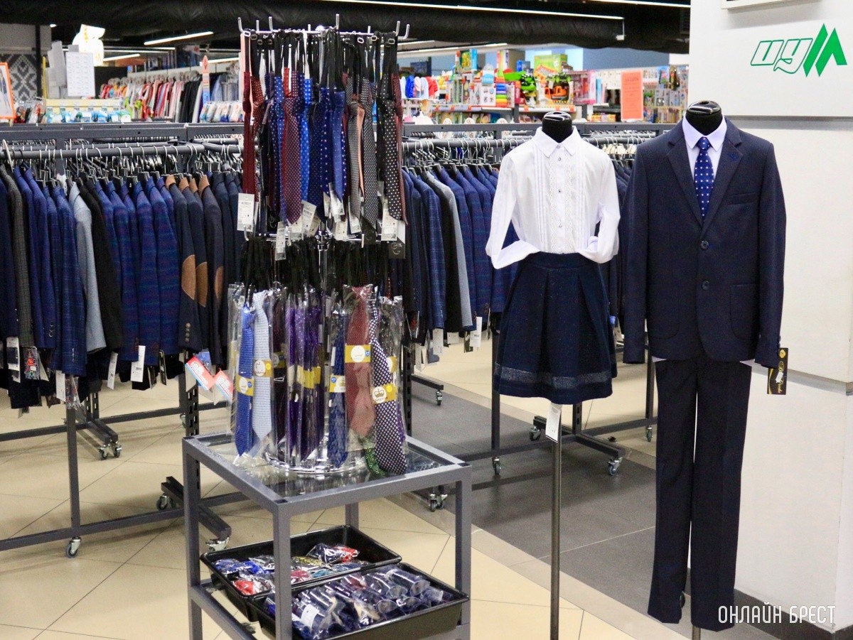 Товары к школе продают более 600 магазинов Брестской области