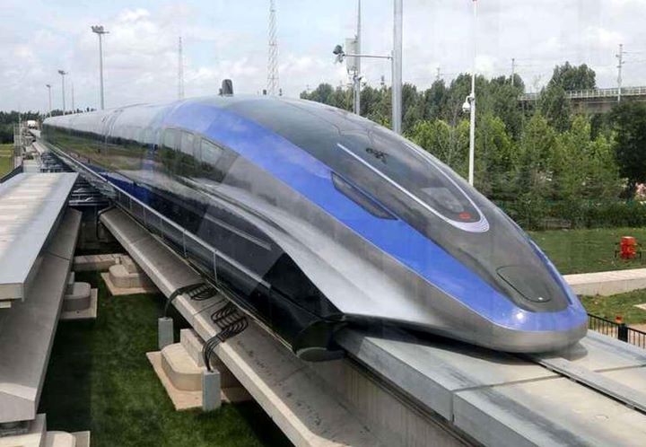 Китай представил самый быстрый поезд в мире