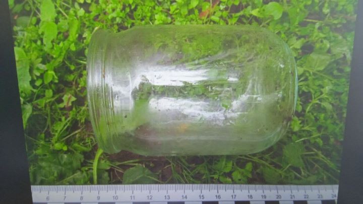 Исчезли деньги, которые горожанин оставил в стеклянной банке