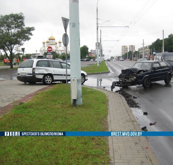 В Бресте произошло ДТП в результате неудачного поворота