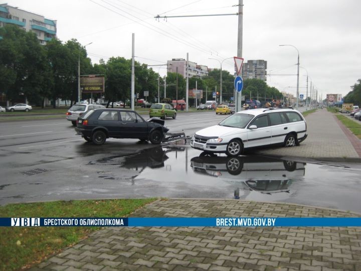 В Бресте произошло ДТП в результате неудачного поворота