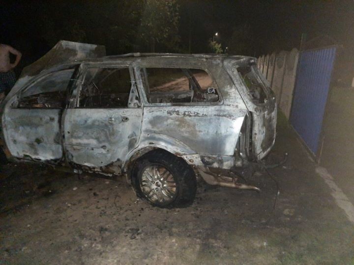 В Брестской области сгорел автомобиль Ford Focus