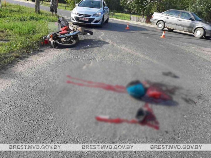 В результате ДТП мотоциклист с тяжелыми травмами госпитализирован.