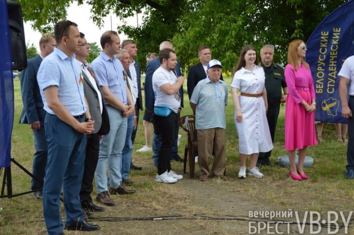 Сад Памяти высадили в Бресте