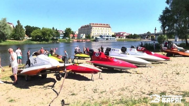 В Пинске впервые прошли соревнования по водно-моторному спорту