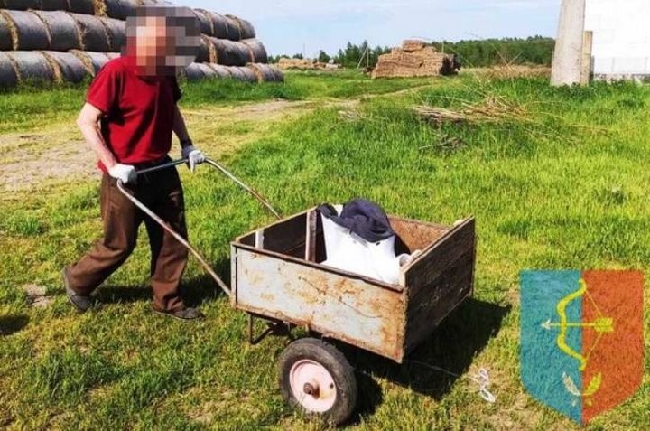 Пинский район: в поле задержали тачку с унитазом