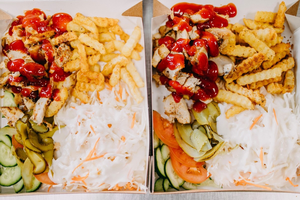 Об этой шаурме говорят все! «Кебаб на болоте» – вкусный стритфуд, большое меню, быстрая доставка по Бресту