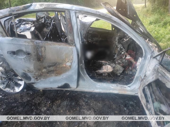 Жуткое ДТП под Гомелем: водитель не смог выбраться из огня