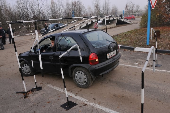 С аудиозаписью, но без экзаменационных карточек. Сдаем на «права» по-новому