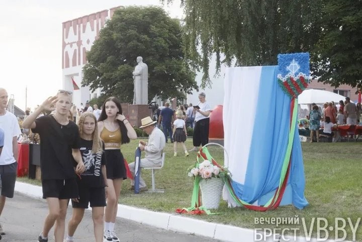 Агрогородок Вистычи вчера стал центром притяжения жителей Брестского района