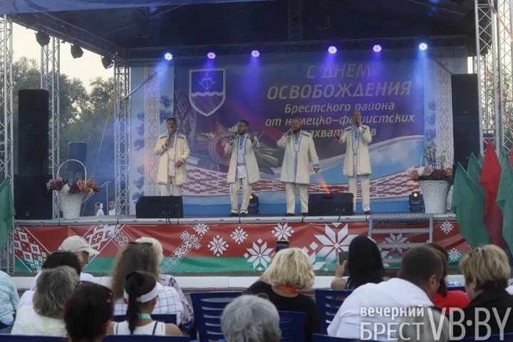 Агрогородок Вистычи вчера стал центром притяжения жителей Брестского района