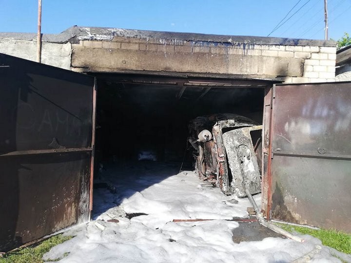 Два автомобиля горели на Брестчине