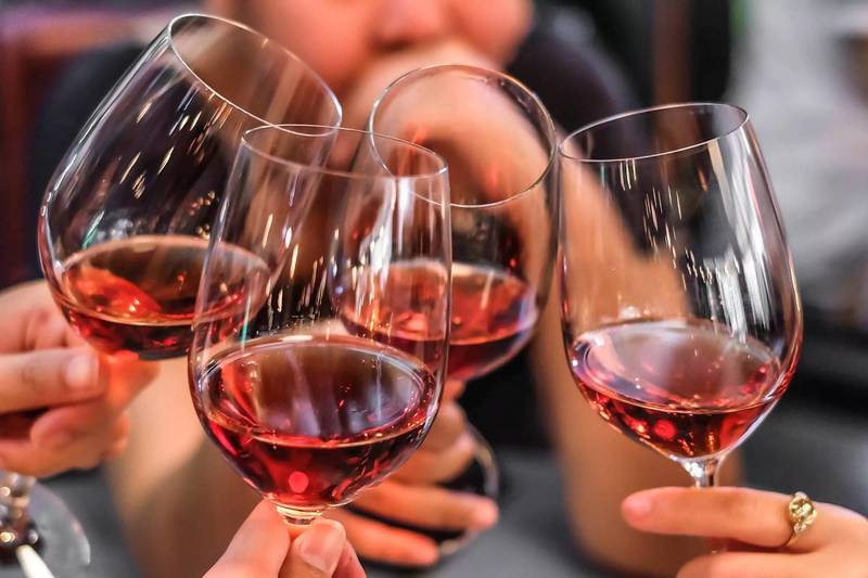 Три школьницы сказали родителям, что будут делать уроки, а сами пошли на вечеринку. Все закончилось «уголовкой»