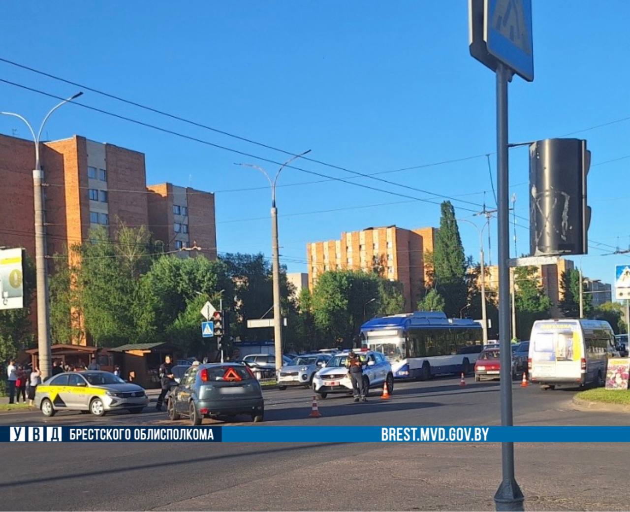 В Бресте такси попало в ДТП. Рассказываем подробности