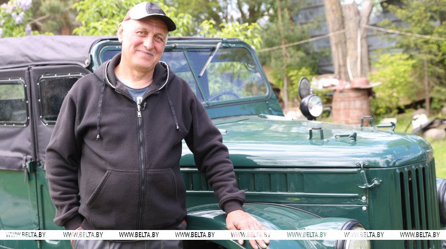 «Мерседес», «воронок», машина-амфибия. Белорус 40 лет реставрирует ретротехнику