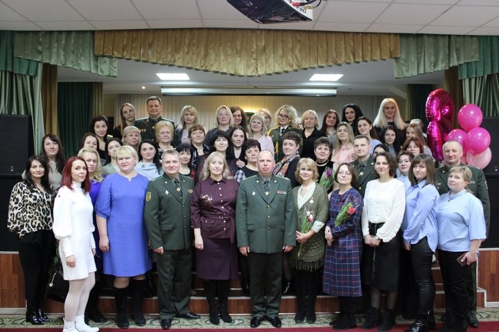 Пинские пограничники поздравили женщин с 8 Марта