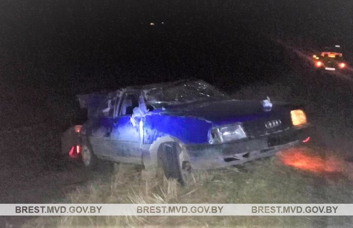 Водитель из Брестского района не справился с управлением и съехал в кювет