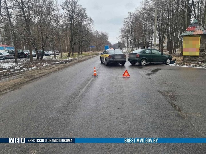 В Бресте водитель такси попал в ДТП