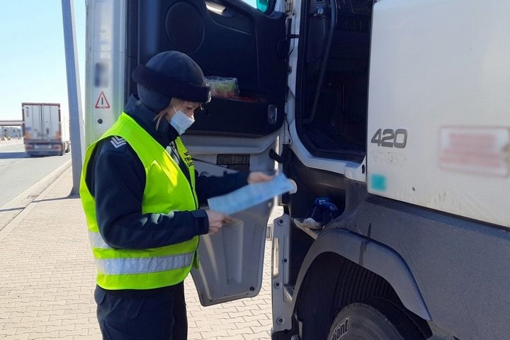 Белорусский дальнобойщик использовал один «дозвол» дважды. И вот что вышло