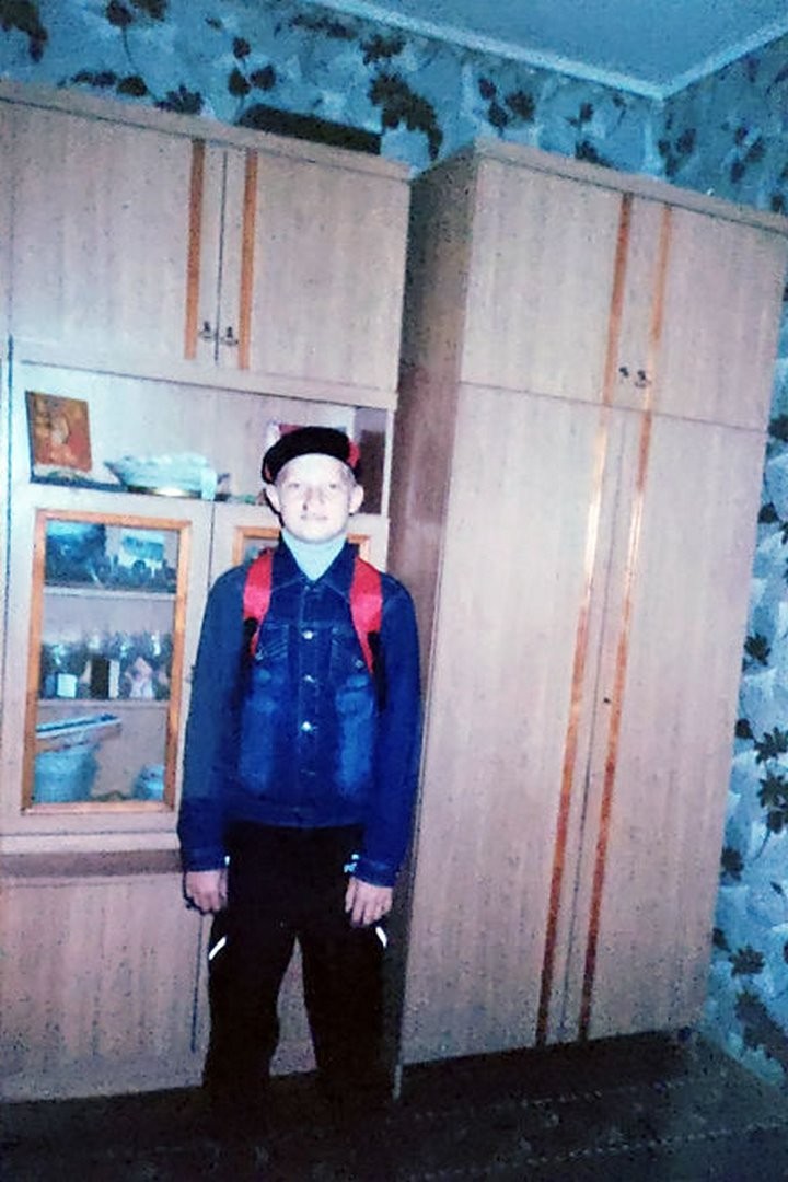 «25 января меня оставили на крыльце роддома». Парень из Брестской области хочет найти кого-нибудь из родных