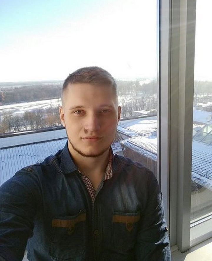 «25 января меня оставили на крыльце роддома». Парень из Брестской области хочет найти кого-нибудь из родных