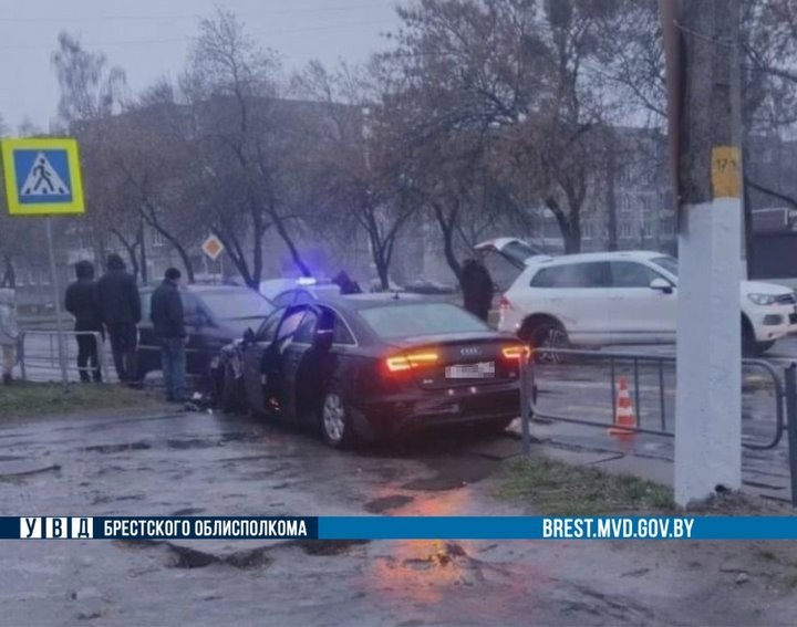 18-летний водитель «Ауди» устроил ДТП в Пинске