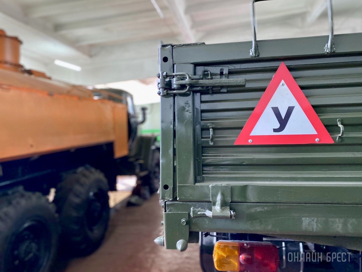 Учиться никогда не поздно! Водители-международники, водители опасных грузов, машинисты, газосварщики, слесари – эти и многие другие профессии на курсах в Учебном центре им. Д.М. Карбышева ДОСААФ в Бресте