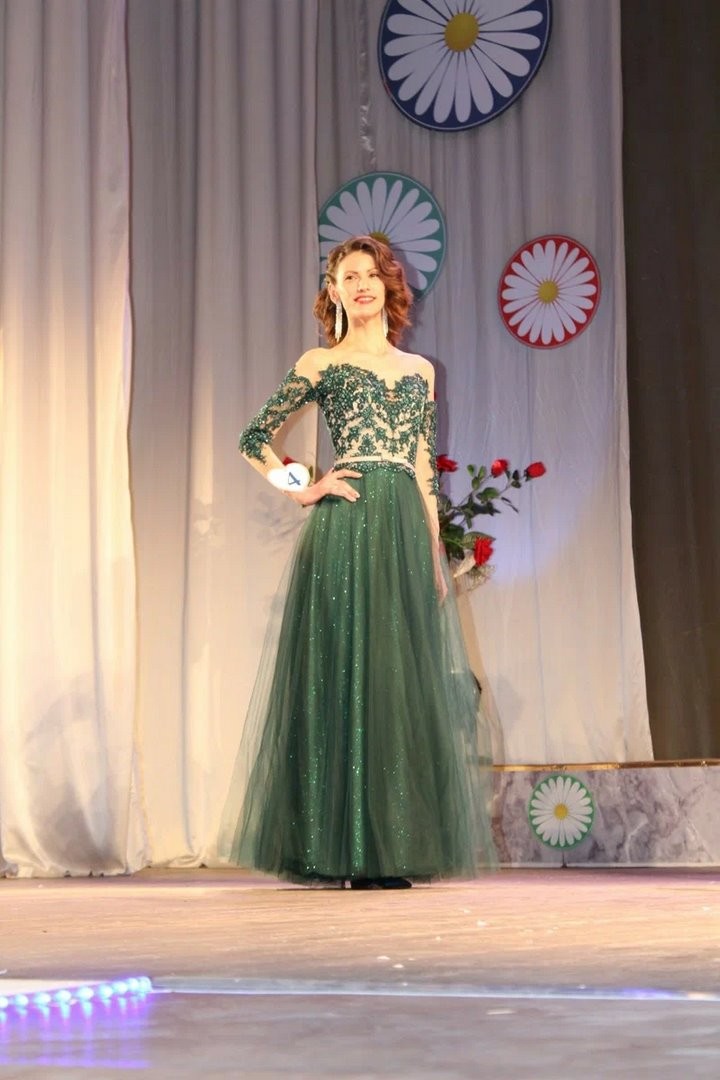 Золушка из Барановичей: как неслышащая горожанка стала королевой красоты